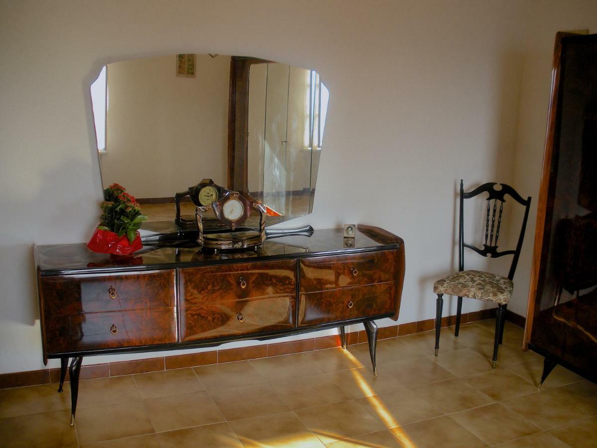 Cascina Tra I Vigneti A Nizza Monferrato Villa Bagian luar foto