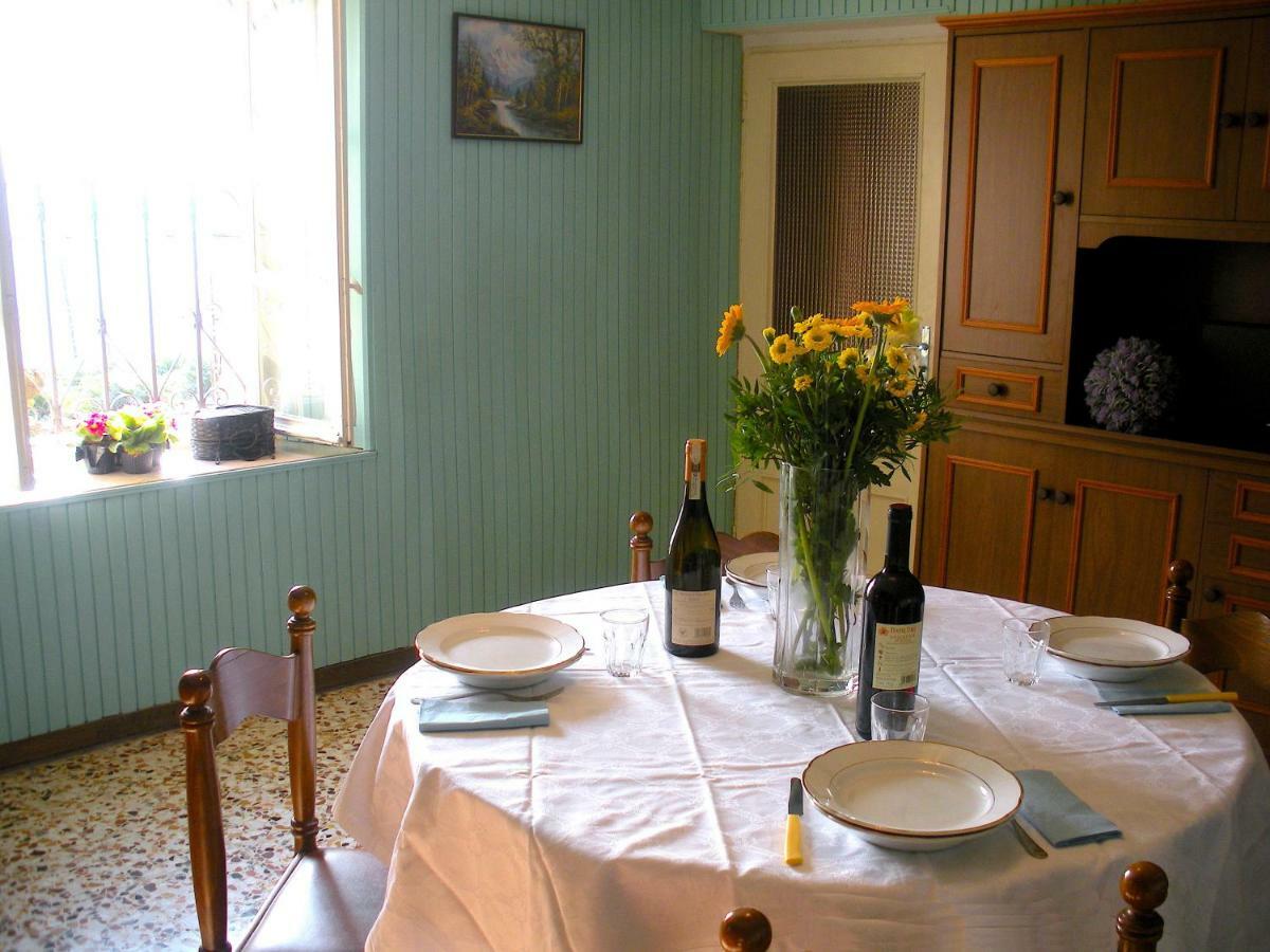 Cascina Tra I Vigneti A Nizza Monferrato Villa Bagian luar foto